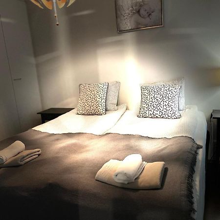 Galaxy Apartments Airport 万塔 外观 照片