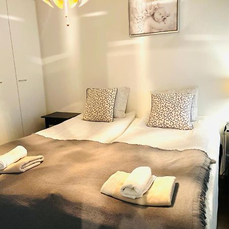 Galaxy Apartments Airport 万塔 外观 照片
